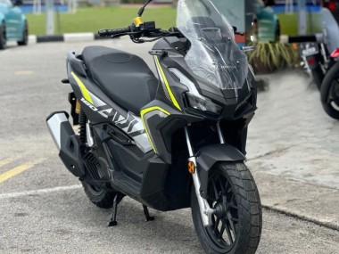 Custom 2022-2024 Honda ADV160 Motorcycle Fairings - Silver Yellow Matte Black